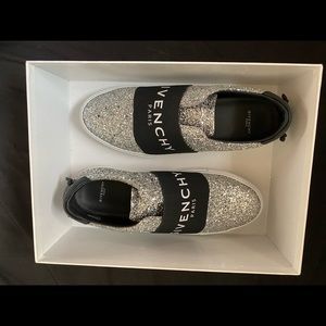 Givenchy Paris slip on (Authentic)